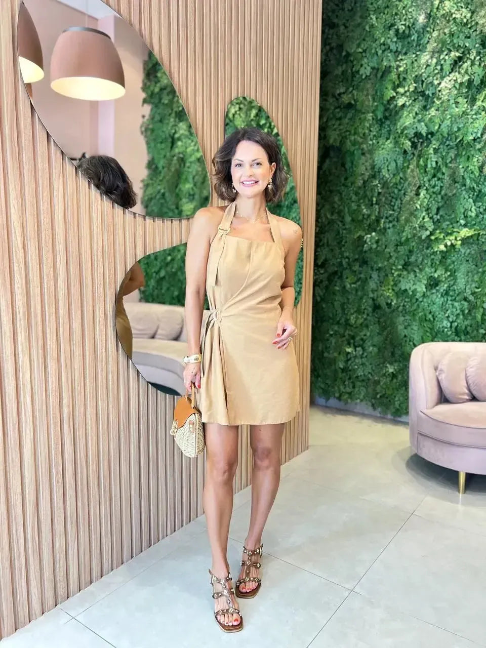 Vestido Macaquinho Marrante com Detalhe Lateral, Doce de Leite