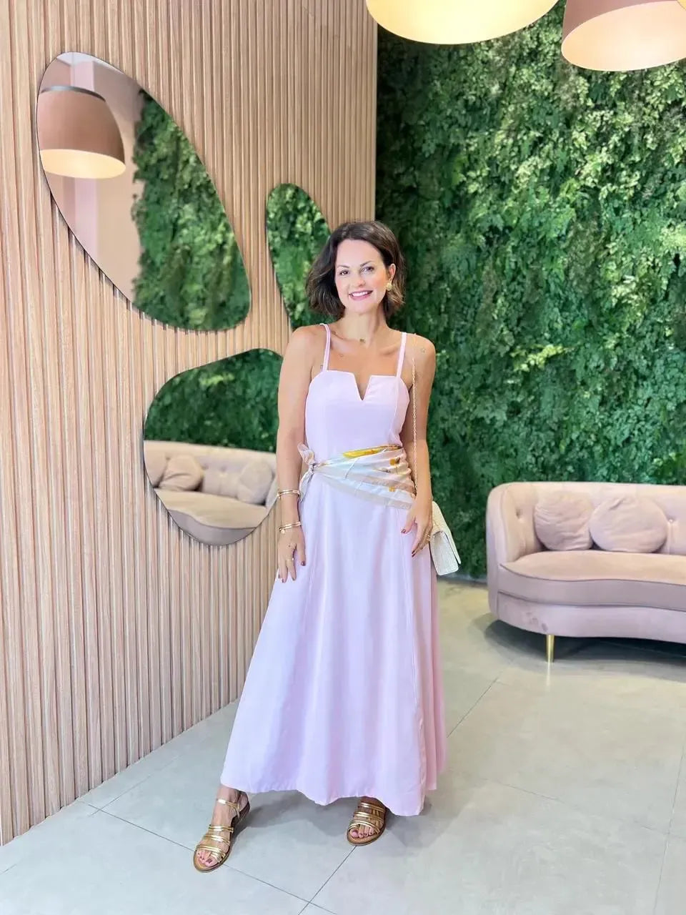 Vestido em Liocel com v no decote, Rosa